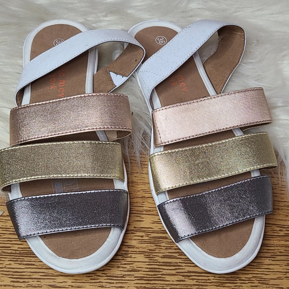Bernie Mev. Metallic gold & silver sandals size 6